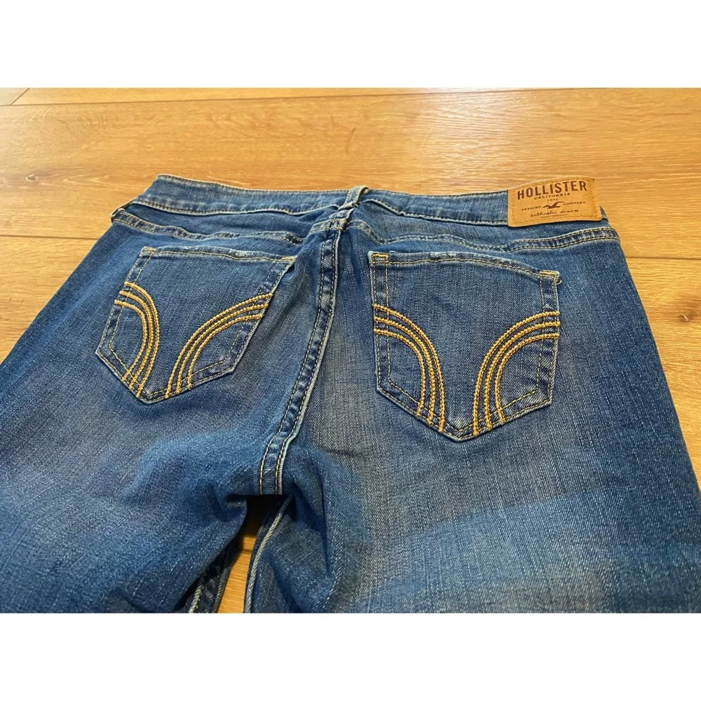 Hollister Boot Jeans - Picture 4 of 6